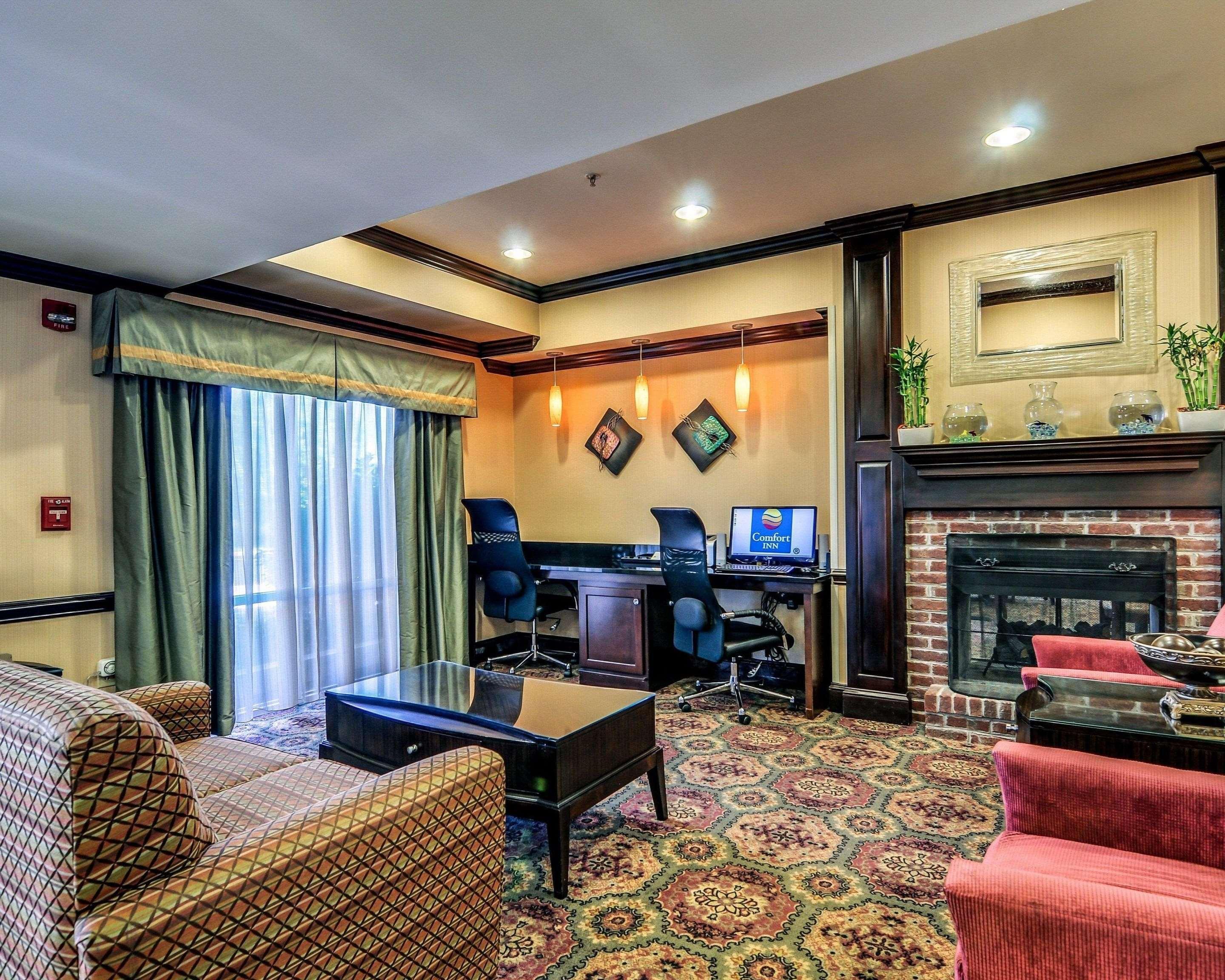 Comfort Inn & Suites Hillsville I-77 Εξωτερικό φωτογραφία