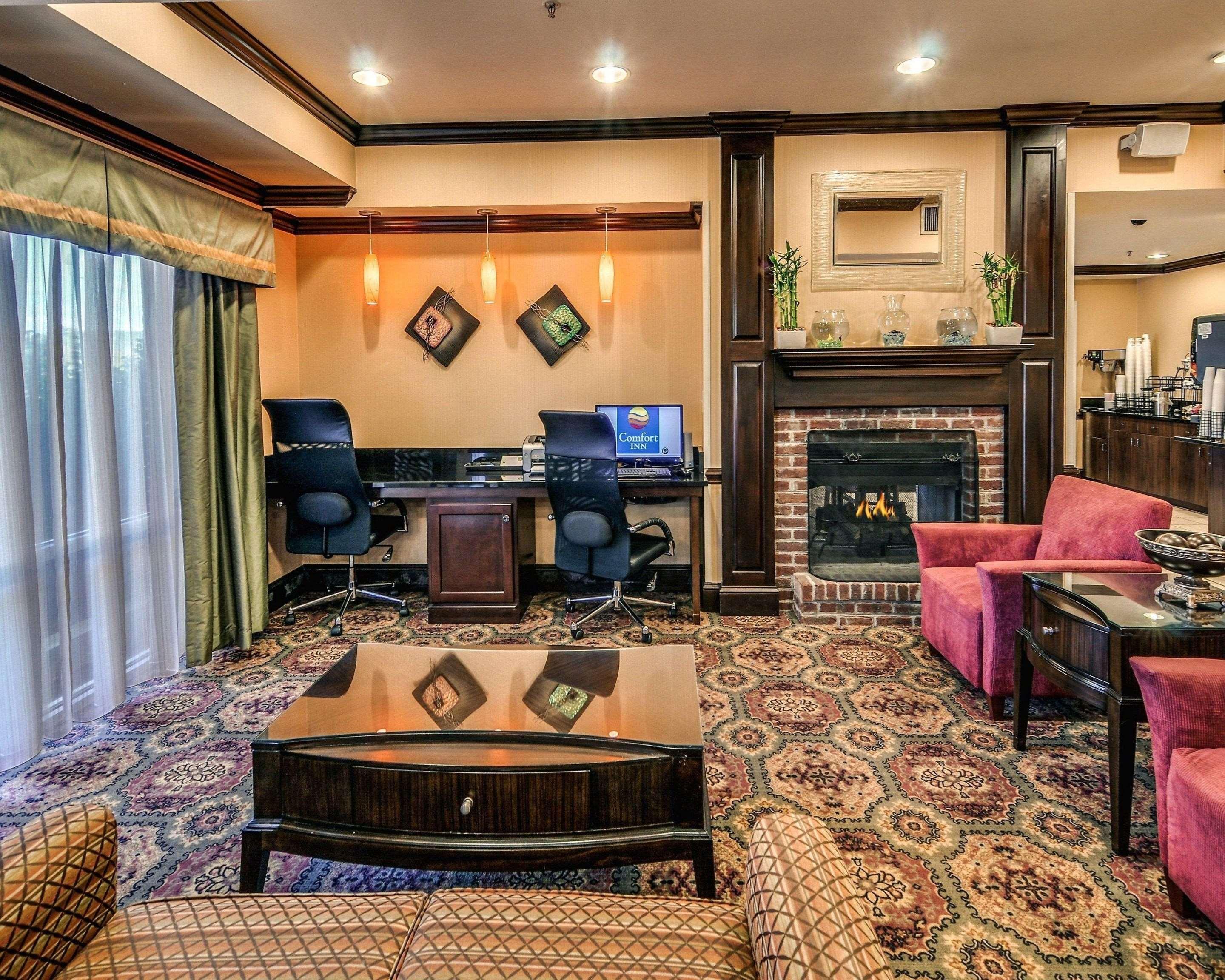 Comfort Inn & Suites Hillsville I-77 Εξωτερικό φωτογραφία